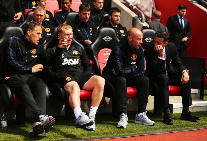 Nicky Butt á bekknum með þeim Ryan Giggs, Paul Scholes og Phil Neville.