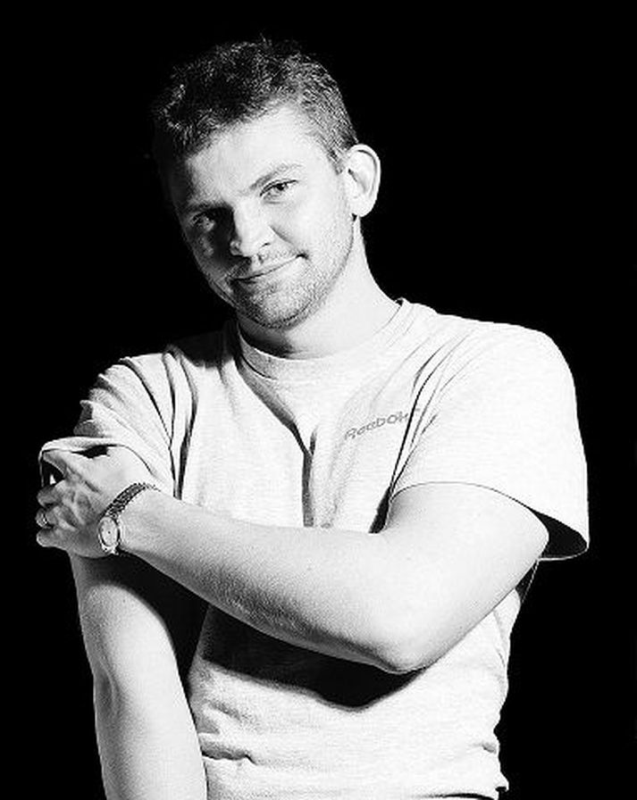 Jónas hefur sent frá sér bókina Bíósaga Bandaríkjanna sem hann byrjaði að skrifa árið 2000.mynd/Christian Tuempling