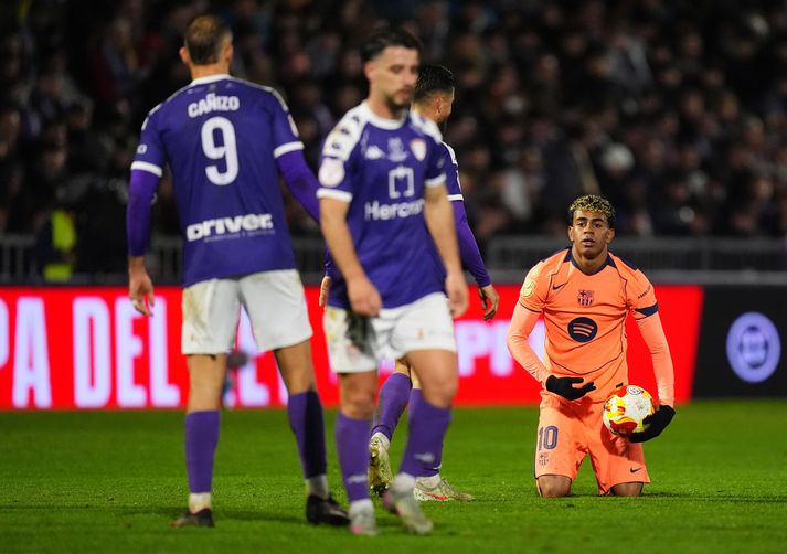 Lýsandi mynd fyrir leik kvöldsins. Börsungar þurftu að hafa sig alla við að ná í sigurinn. Hér má sjá Lamine Yamal, gulldreng liðsins.