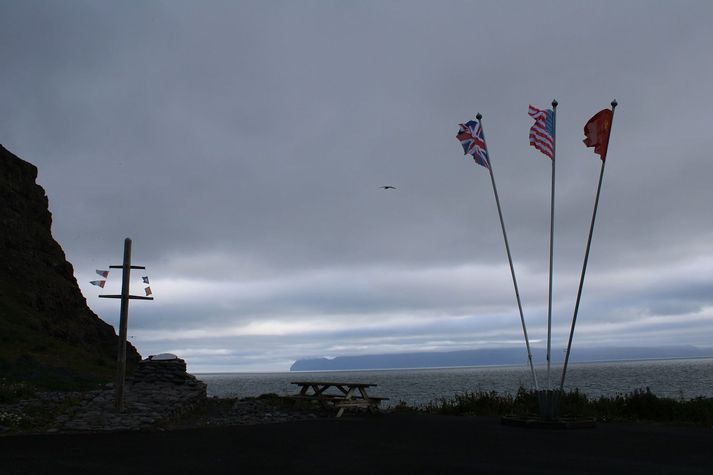 Minnismerkið í Stigahlíð var vígt við hátíðlega athöfn 5. júlí 2014.