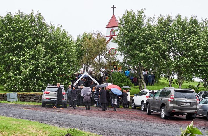 Stórólfshvolssókn deilir við þjóðkirkjuna um styrki til að byggingar nýrrar kirkju á Hvolsvelli.