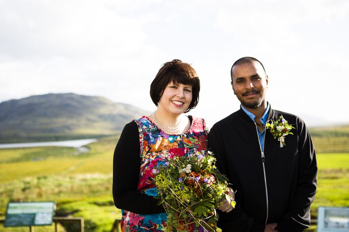 Ragnheiður Guðmundsdóttir og Ravi Rawat giftust í Skálholti í gær.