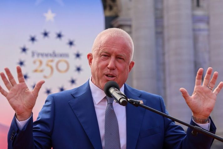 Bill White, sendiherra Bandaríkjanna í Belgíu, hefur látið ýmislegt fljúga um gestgjafa sína í Brussel.