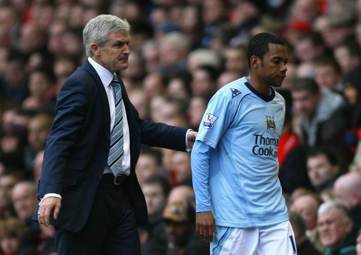 Hughes passar sinn mann.