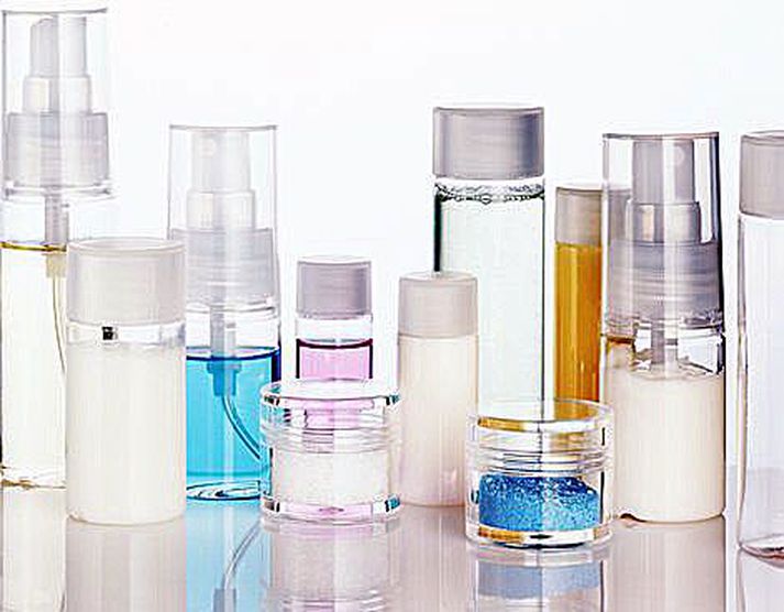 Konan stal snyrtivörum úr Lyfju.