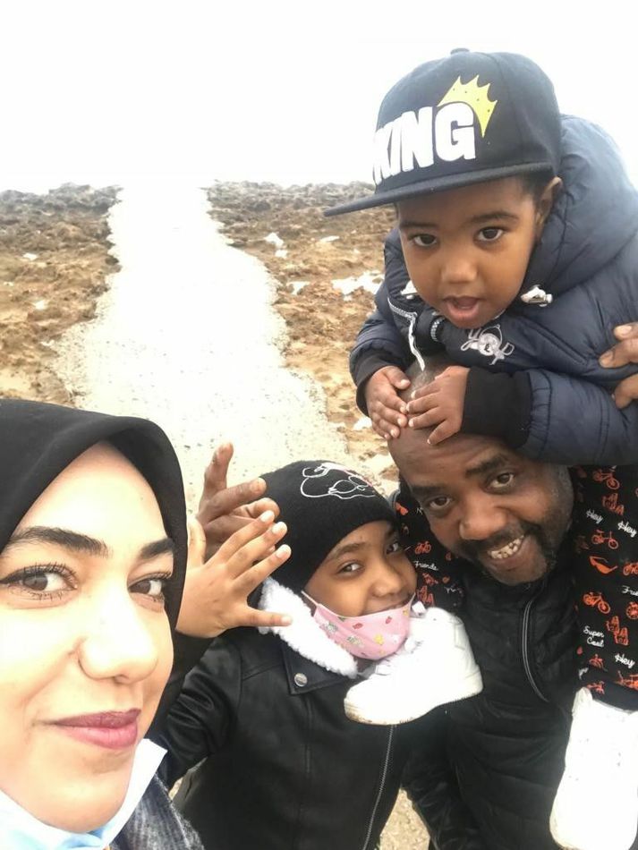 Fjölskyldan ætlaði að heimsækja Ísland í sumar en aðeins móðirin og dóttirin fengu vegabréfsáritun.
