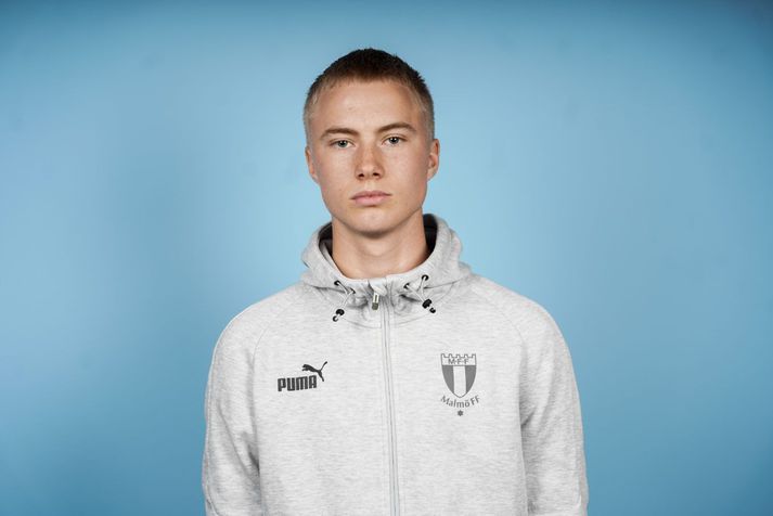 Daníel Tristan Guðjohnsen gæti mögulega spilað sína fyrstu leiki í sænsku úrvalsdeildinni í ár, sautján ára gamall.