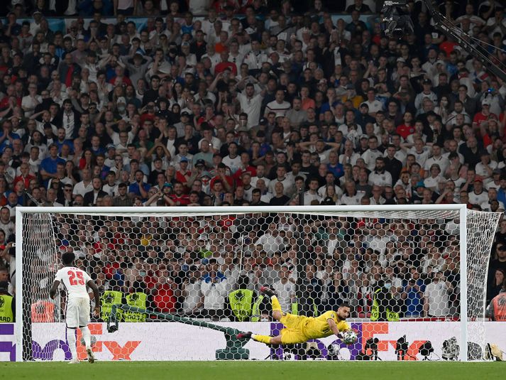 Ítalía hafði betur gegn þeim ensku í úrslitaleiknum á Wembley í síðasta mánuði.