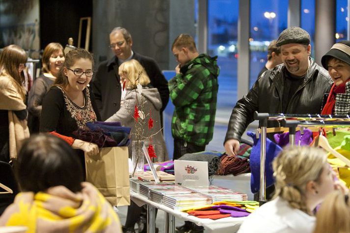 Margir festu kaup á íslenskri hönnun í jólapakkana í ár. Smellið á myndina til að fletta myndasafninu.