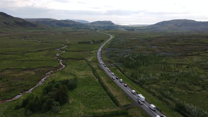 Miklar umferðartafir urðu vegna slyssins, meðal annars á Þingvallavegi.