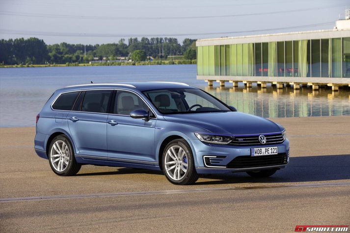 Volkswagen Passat GTE er laglegur á velli.