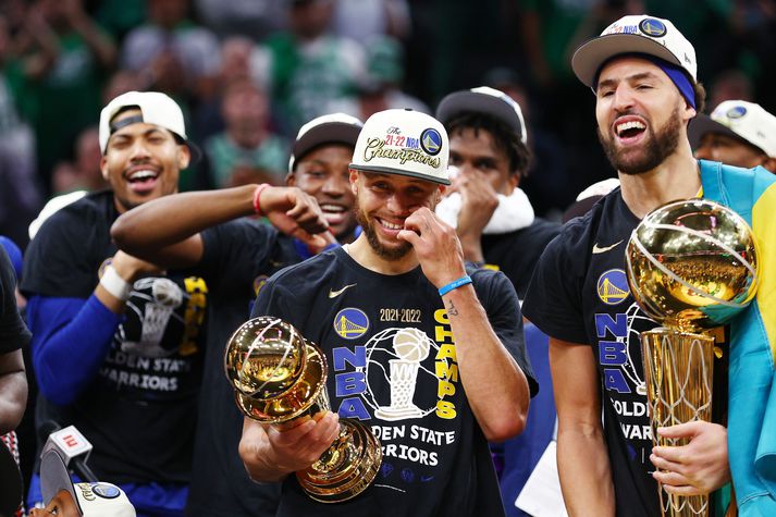 Stephen Curry, Klay Thompson og Golden State Warriors eru NBA meistarar árið 2022.