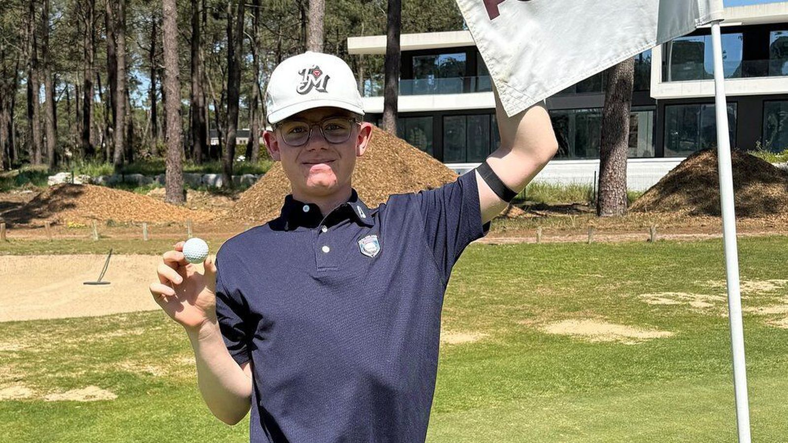 Fór holu í höggi á al­þjóð­legu móti