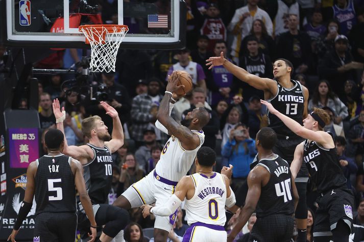 Los Angeles Lakers myndi gera umspil NBA deildarinnar enn meira spennandi en það virðist nú þegar ætla að verða.