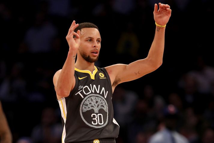 Stephen Curry sá til þess að Golden State Warriors fann túrbúgírinn í þriðja leikhlutanum.