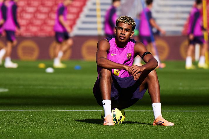 Hinn ungi Lamine Yamal hefur þurft að þroskast hratt í hörðum og miskunnarlausum heimi.