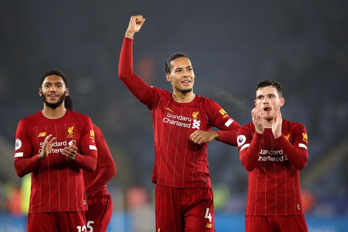 Van Dijk (fyrir miðju) vill fagna með stuðningsmönnum þegar Liverpool vinnur ensku úrvalsdeildina.
