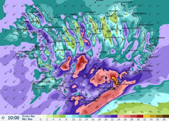 Hvassast verður sunnantil og má víða reikna snörpum vindhviðum sem geti staðbundið náð yfir 30 metrum á sekúndu.