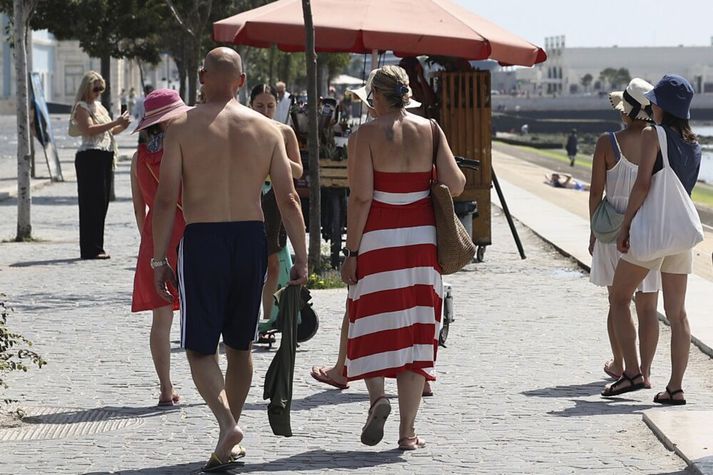 Myndin er tekin í Portúgal við Tagus ána í Lissabon.  