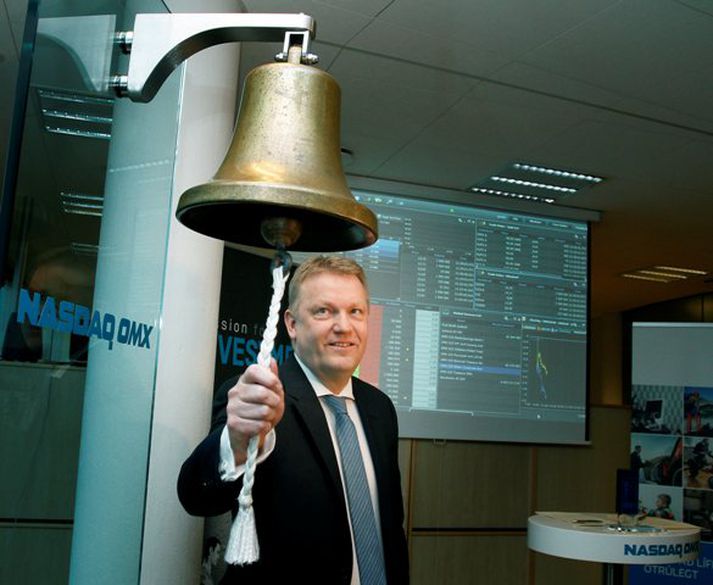 Hermann Björnsson, forstjóri Sjóvár, hringdi Kauphallarbjöllunni í morgun. 