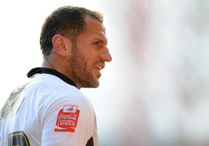 Shefki Kuqi er ekki þekktasta nafnið í fótboltaheiminum en hinn 34 ára gamli finnski framherja á að fylla skarðið sem Andy Carroll skildi eftir í framlínu Newcastle.