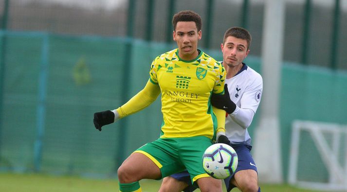 Ísak Snær í leik með U-23 ára liði Norwich City.