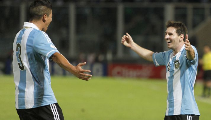 Messi fagnar marki sínu í gær.