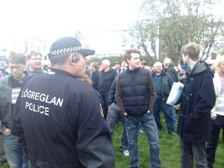 Gríðarlegur fjöldi fólks safnaðist á Austurvelli í dag. Mynd/ Vilhelm.