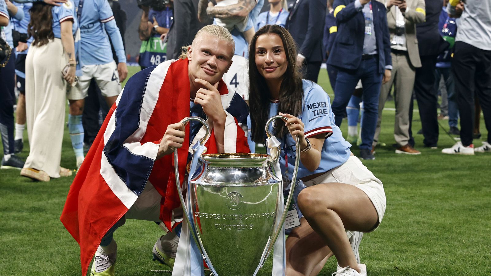 Kærasta Haalands ekki sátt þegar hann kemur allur klóraður heim