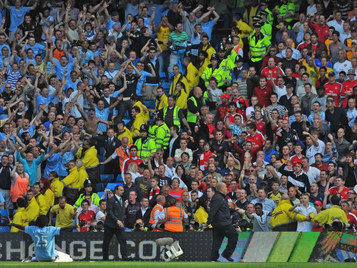 Emmanuel Adebayor á eftirminnilegast fagn tímabilsins til þessa.
