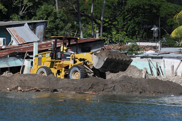 Notaðar voru alls kyns vélar til að mótmæla. Mynd/ AFP.