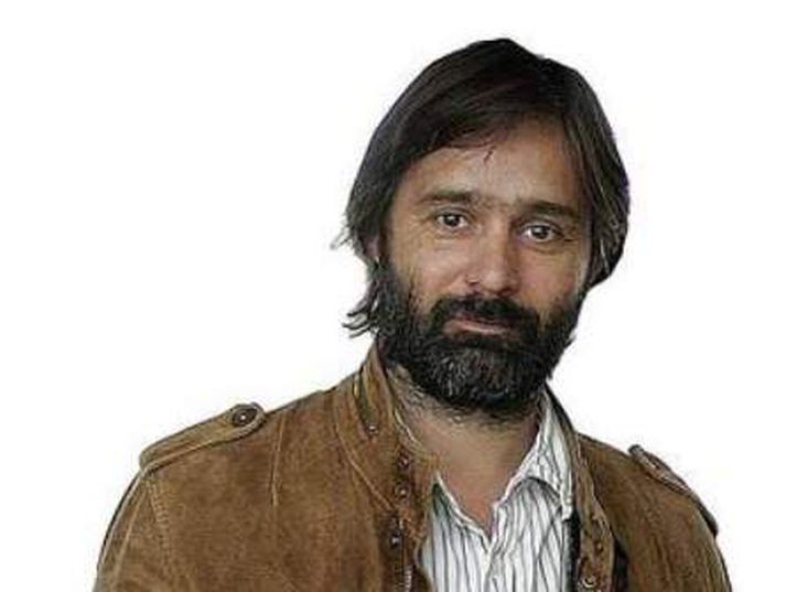 Hvergi Banginn
<B>Baltasar Kormákur</B> hefur verið í samningaviðræðum við stórt framleiðslufyrirtæki í Hollywood um bæði framleiðslu og dreifingu á víkingamyndinni sinni. <B>Mel Gibson</B> hyggst einnig gera víkingamynd með Leonardo DiCaprio í aðalhlutverki.