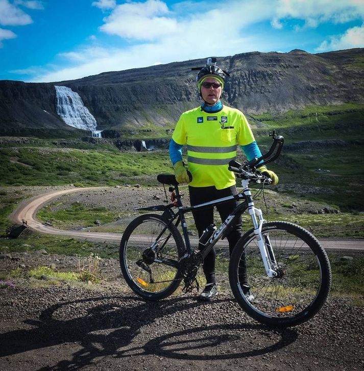 Snorri Már Snorrason hjólaði Vestfirðina í sumar þrátt fyrir að hafa barist við Parkinson undanfarin áratug.