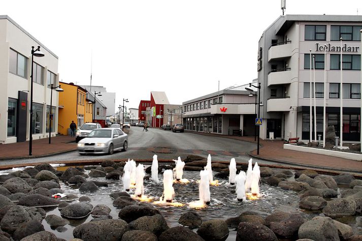 Bifreiðahlunnindum slökkviliðsstjóra og bílastyrkjum verður sagt upp.