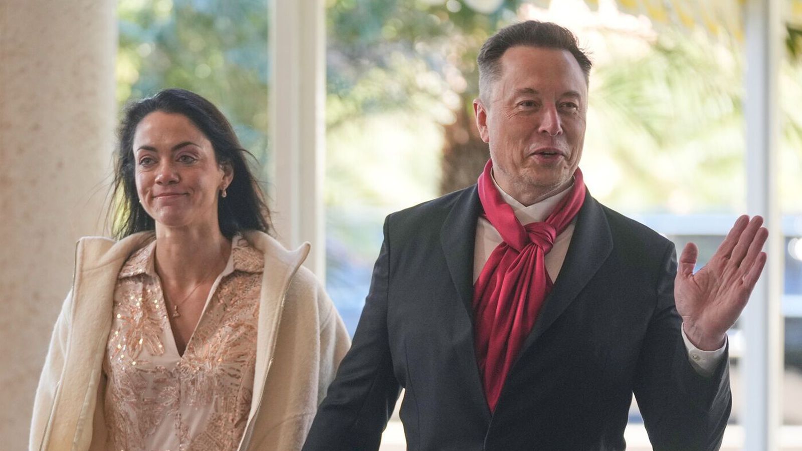 Fyrstur til að rjúfa 800 milljarða dala múrinn