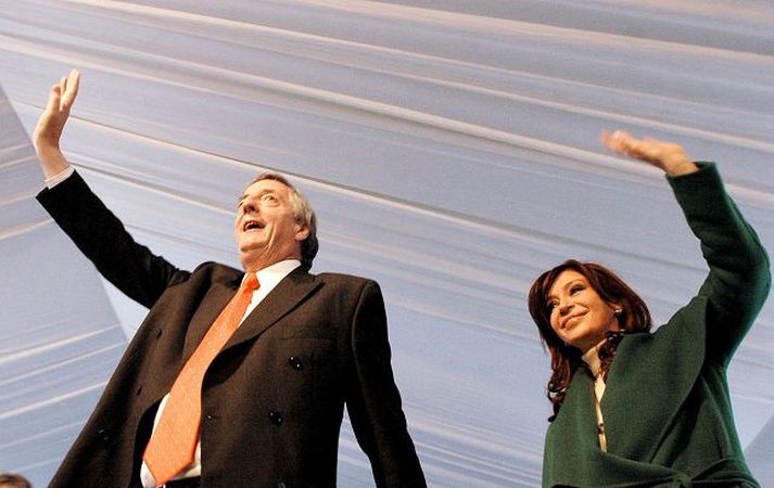 Cristinu hefur verið líkt við Hillary Clinton og Evu „Evítu“ Perón, eiginkonu Juan Domingo Perón sem var forseti í Argentínu á árunum 1946-1955 og 1973-1974.