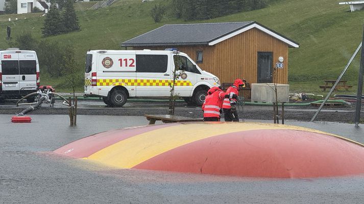 Ein mesta úrkoman var á Ólafsfirði þar sem slökkviliðsmenn höfðu í nógu að snúast. 