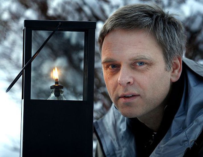 Hjúkk!
Erling Jóhannesson var fenginn til að leika í auglýsingu fyrir Icesave í Hollandi sem var svo aldrei framleidd. Hann fær stundum martraðir um auglýsinguna. Hjálmar Hjálmarsson mætti einnig í prufu og segir að það hefði verið rosalegt að vera Icesave-maðurinn.