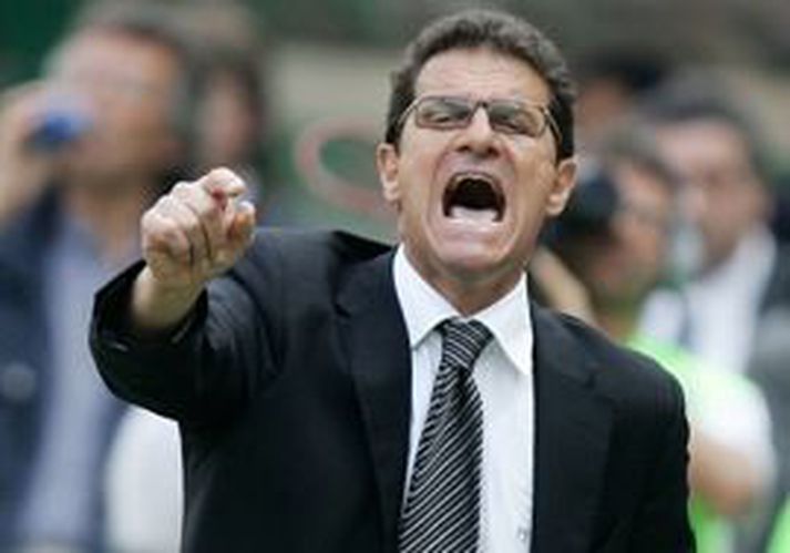 Fabio Capello heldur uppi aga.
