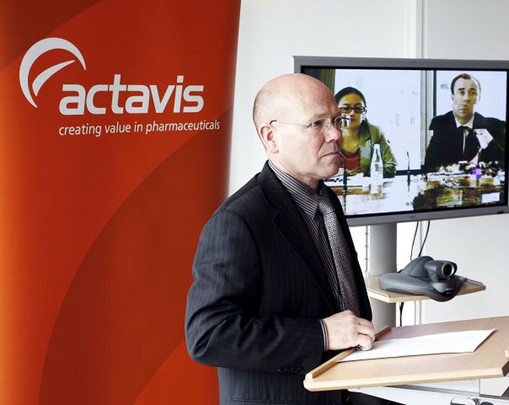 Sindri Sindrason, stjórnarmaður í Actavis, kynnti í gær ákvörðun stjórnarinnar að mæla með nýju tilboði Novators. 
