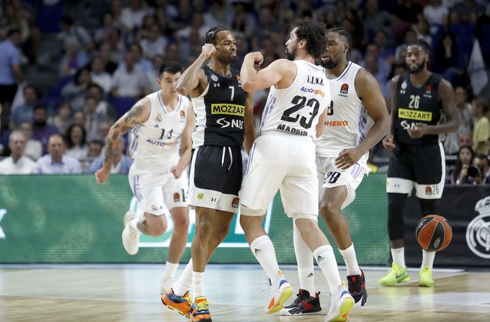 Kevin Punter og Sergio Llull munda hnefana.