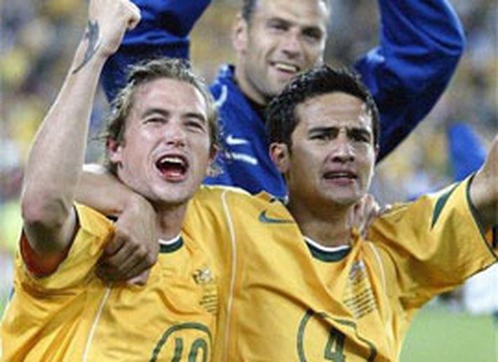 Kewell fagnar ásamt Tim Cahill félaga sínum