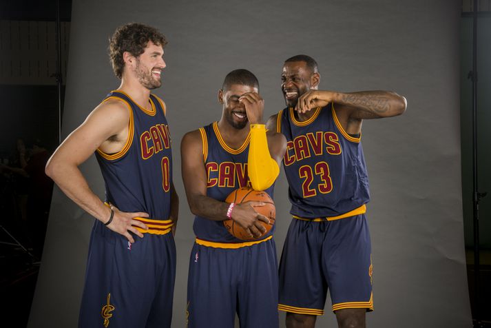 Kevin Love, Kyrie Irving og LeBron James.