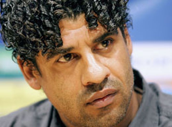 Frank Rijkaard tekur aðra framherja Barcelona fram yfir Eið Smára í þetta skiptið.