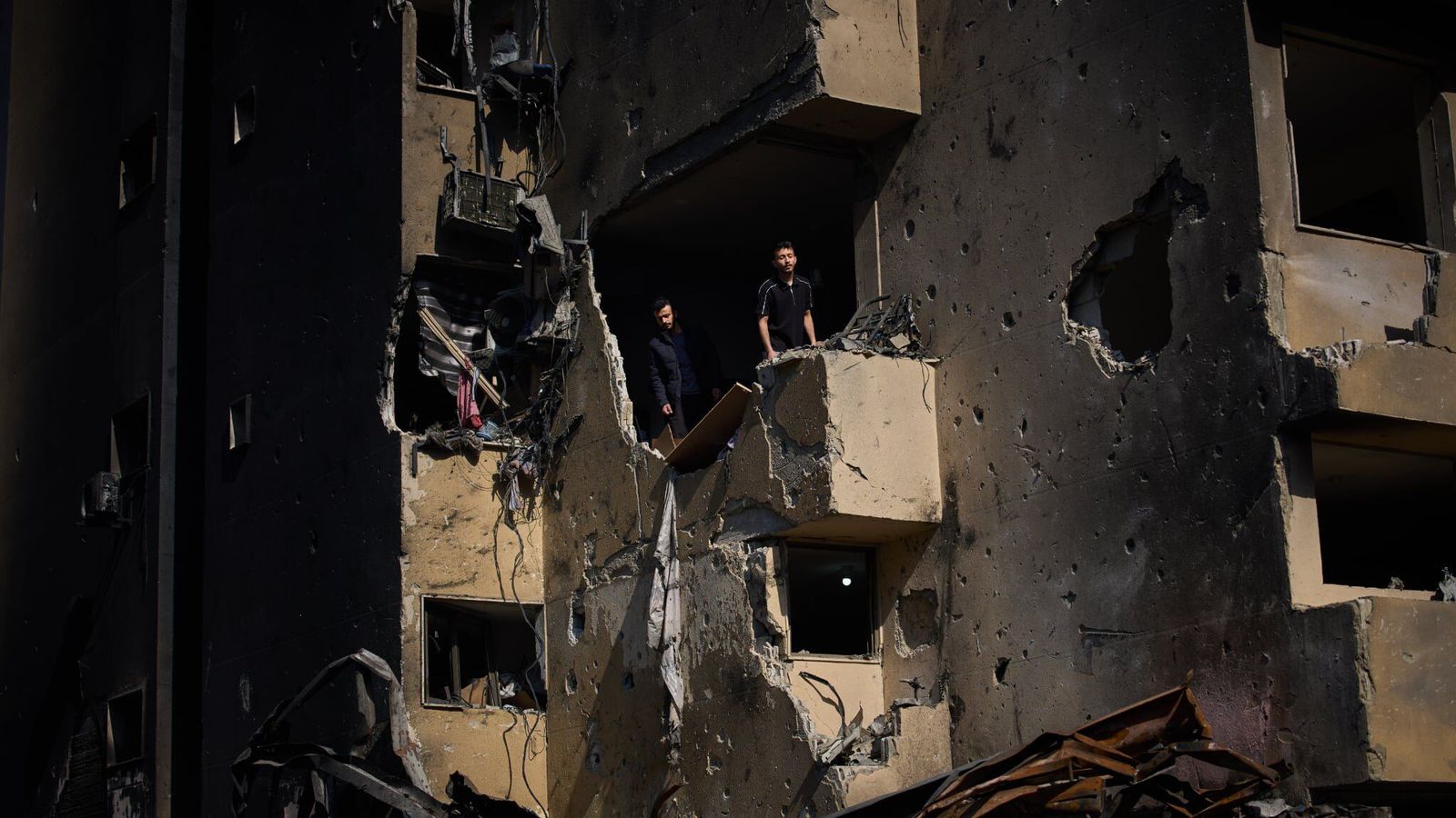 Á fjórða hundrað féllu í á­rásinni á mið­borg Beirút