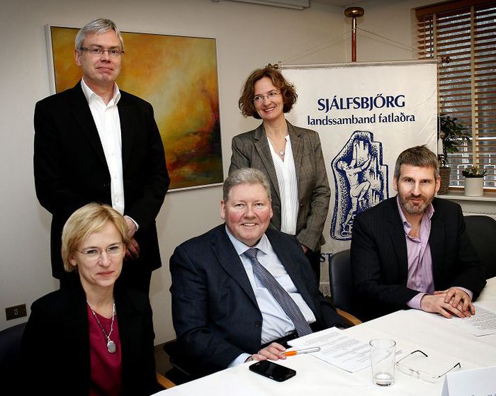 Bergþóra Þorkelsdóttir framkvæmdastjóri Fastus, Agnar H. Johnson framkvæmdastjóri Eirberg, Þorkell Sigurlaugsson stjórnarformaður Sjálfsbjargarheimilisins, María Jónasdóttir deildarstjóri stoðtækjadeildar Össurar og Ragnar Þór Jónsson forstjóri Öryggismiðstöðvarinnar.