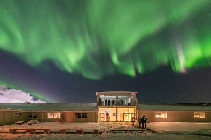 Northern Light Inn hafa getið sér gott orð fyrir norðurljósasýn. Nú býður hótelið upp á suðræna helgarpakka. 