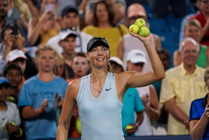 Sharapova hefur kvatt stóra sviðið eftir frábæran feril.