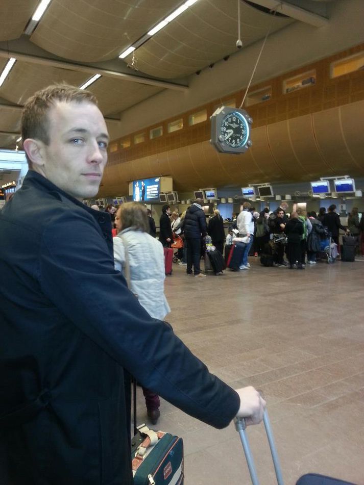 Davíð Örn á flugvellinum í Tyrklandi, nokkrum mínútum áður en hann var handtekinn.