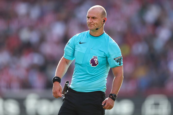 Bobby Madley segir peningafólkið hafi vilja fá VAR en ekki leikmennirnir eða dómararnir.